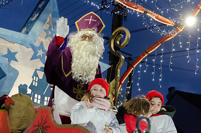 Saint Nicolas dans le défilé